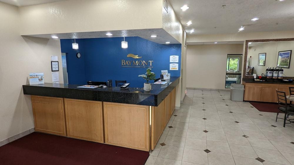 Baymont By Wyndham Lawrence Hotel Ngoại thất bức ảnh