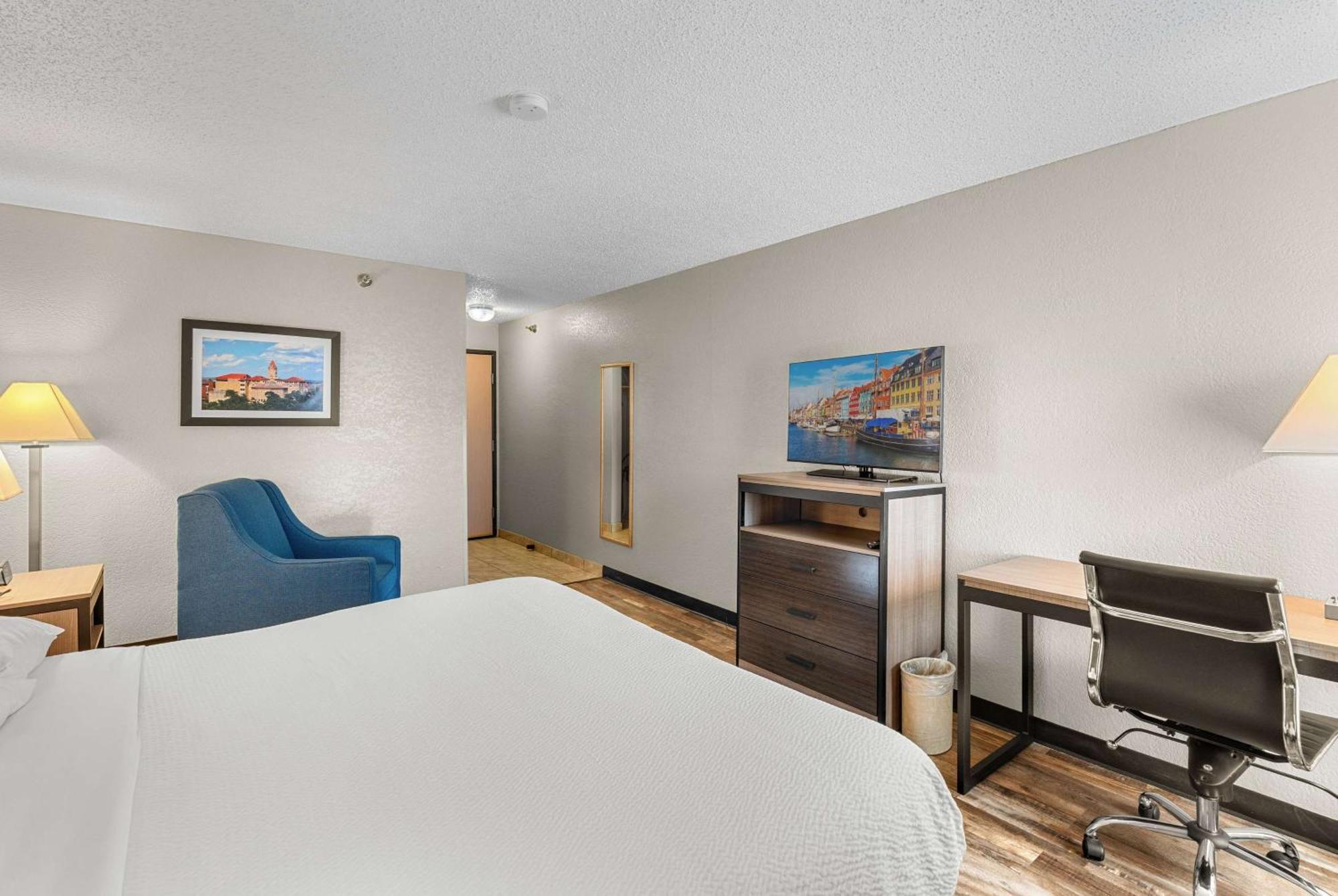 Baymont By Wyndham Lawrence Hotel Ngoại thất bức ảnh